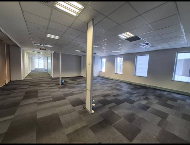 1,742M² OFFICE TO LET IN SANDTON CENTRAL